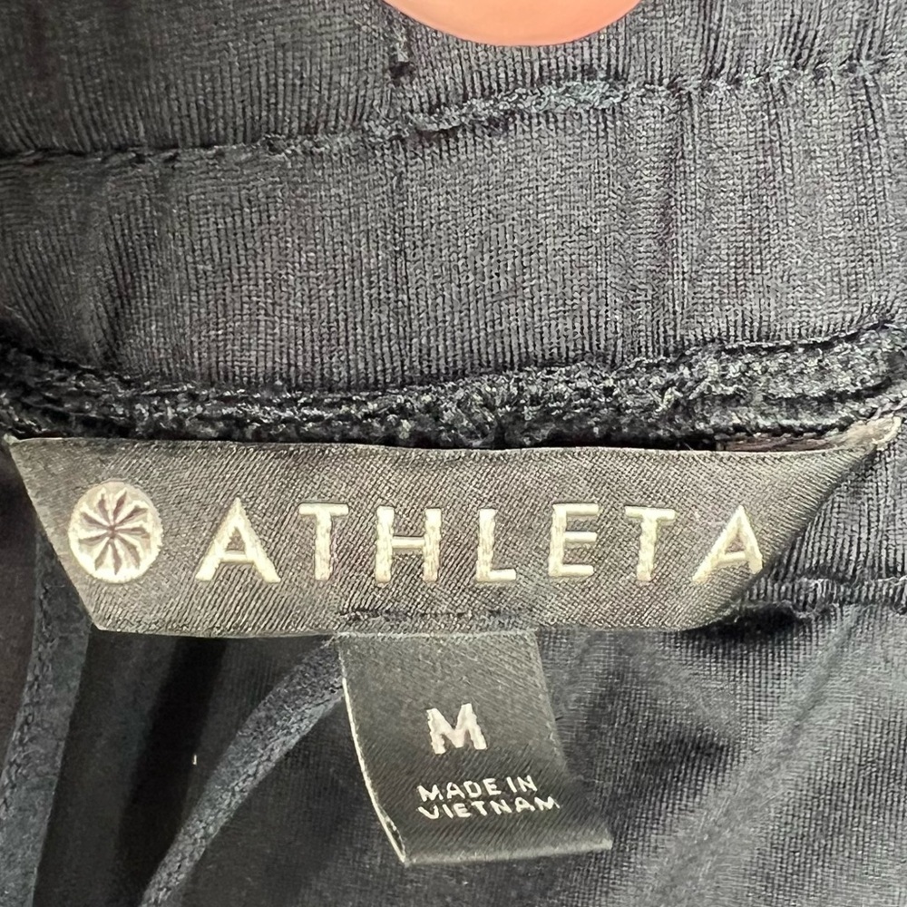ATHLETA Black Pull Pants tapered leg elastic waist zipper pockets size medium - Picture 5 of 6